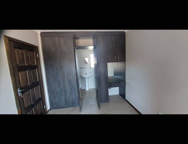1 BEDROOM FLAT RENTED IN KENLEAF
